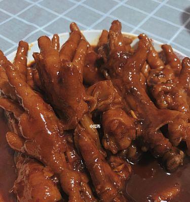 超香鸡爪怎么做才好吃？详细步骤和秘诀是什么？