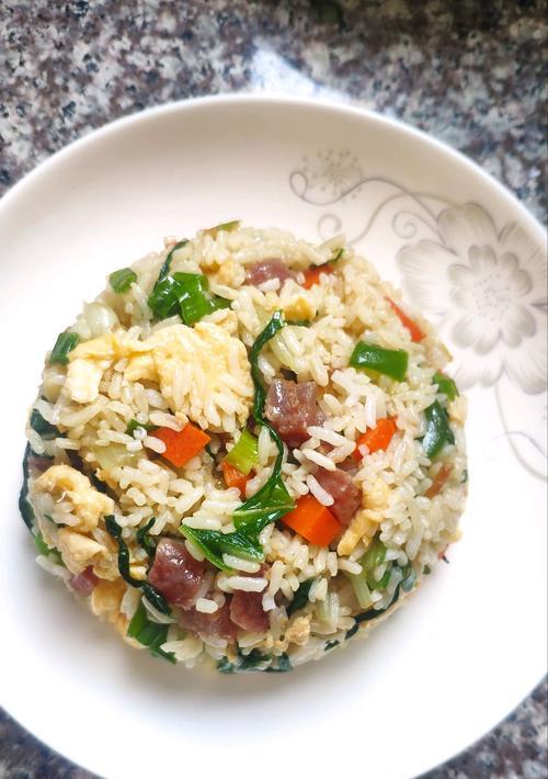 超级简单的腊肠鸡蛋炒饭怎么做？步骤和技巧是什么？
