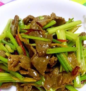 白果炒牛肉怎么做？步骤和技巧有哪些？