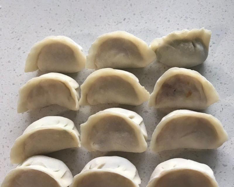 白菜猪肉虾仁水饺怎么做？步骤和技巧有哪些？