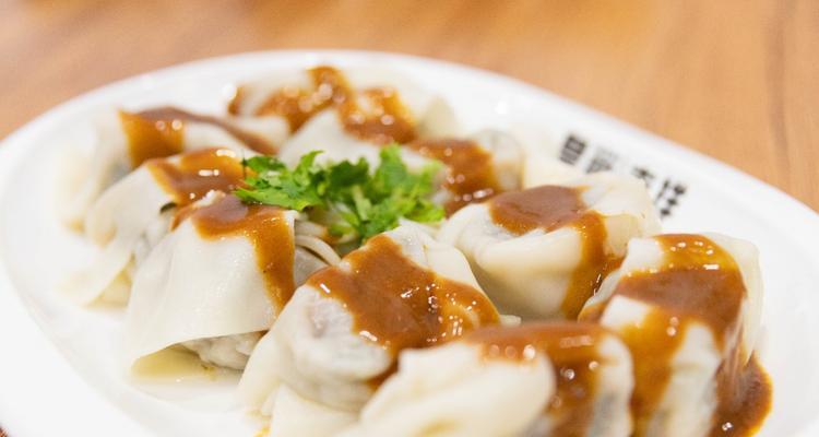 如何制作美味的白菜猪肉馄饨？馄饨皮怎么和面？