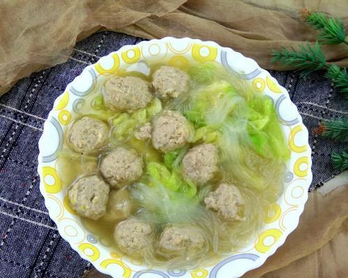 白菜丸子怎么做？详细步骤和技巧是什么？