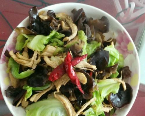 白菜片木耳炒肉的做法是什么？步骤详解如何做？
