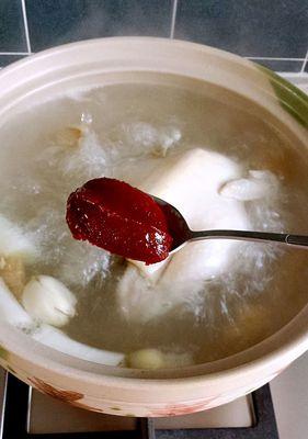 白菜嫩鸡汤怎么做？有哪些步骤和技巧？