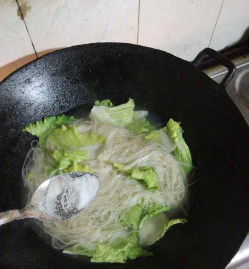 白菜鸡蛋汤面怎么做？详细步骤和技巧是什么？