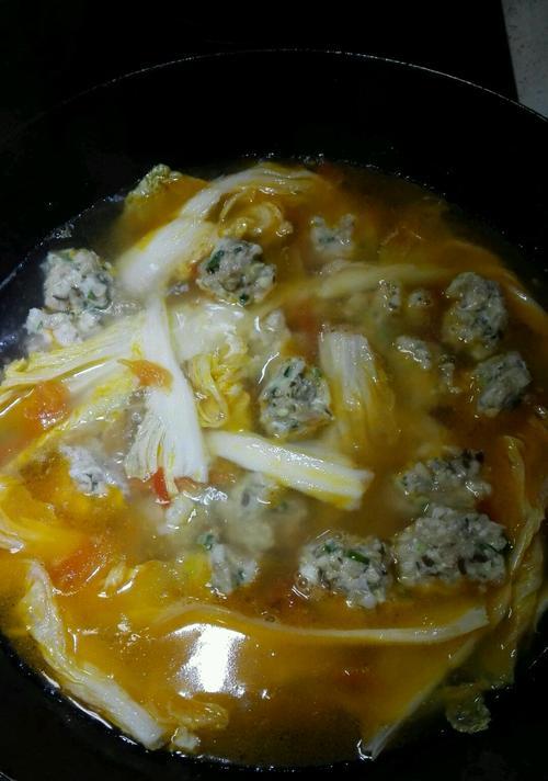 白菜炖肉丸怎么做？步骤和技巧有哪些？