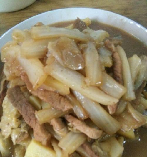白菜炖肉的做法是什么？如何炖出鲜美的白菜炖肉？