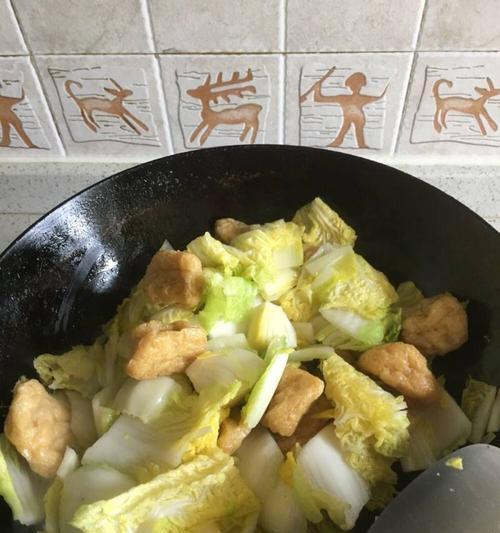 白菜炖肉的做法是什么？如何炖出鲜美的白菜炖肉？