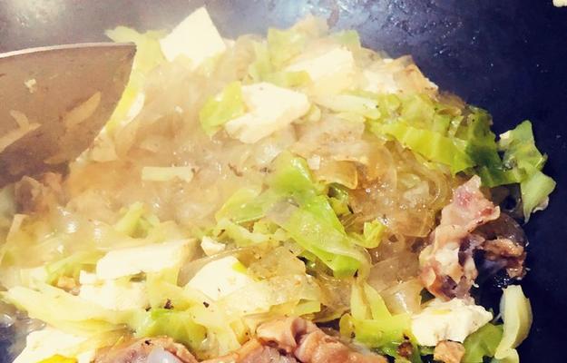 白菜炖豆渣怎么做？有哪些步骤和技巧？