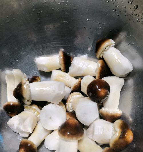 巴西菇鸡腿汤姬松茸鸡腿汤怎么做？有哪些健康益处？