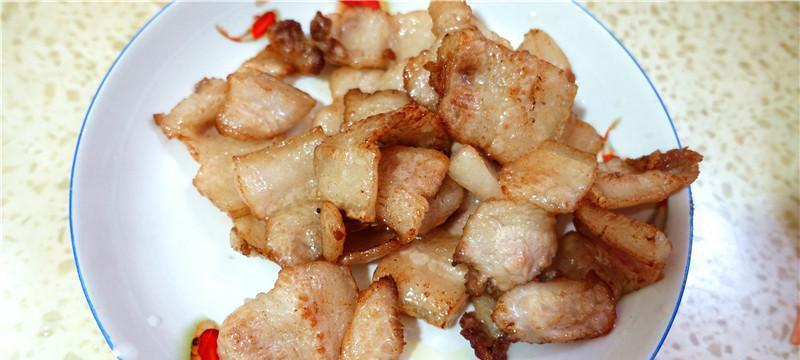 自己动手熬白嫩喷香的猪油的做法？步骤和技巧是什么？