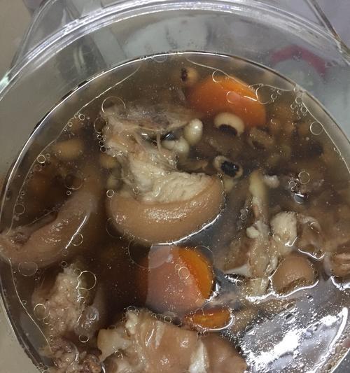 猪蹄木耳汤的做法是什么？有哪些健康益处？