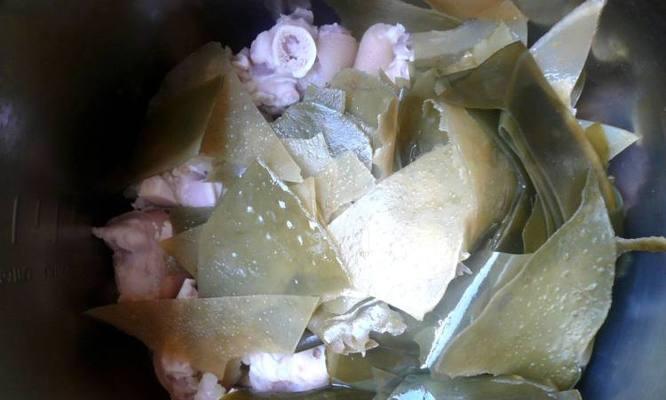 猪蹄炖海带的做法是什么？如何炖制才能更入味？