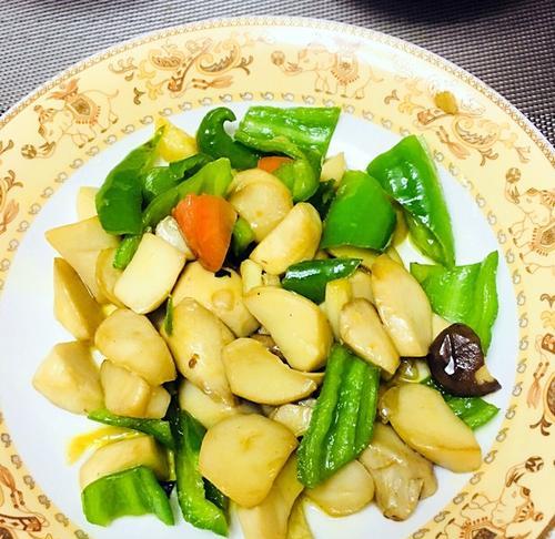 猪肉青椒杏鲍菇饺子怎么做？步骤和技巧有哪些？