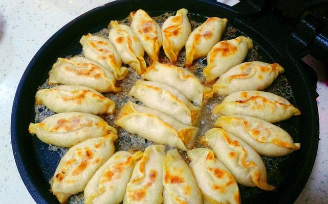 猪肉芹菜煎饺怎么做？步骤和技巧有哪些？