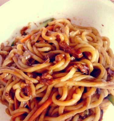 炸酱面怎么做？正宗炸酱面的做法步骤是什么？
