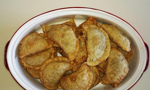 炸菜角子的做法是什么？如何在家轻松制作？