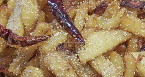 如何在家制作渣辣椒土豆片？渣辣椒土豆片的正确做法是什么？