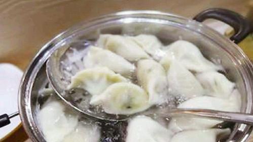 怎样煮饺子不破皮的做法？掌握这些技巧轻松解决！