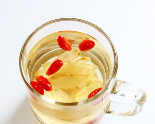 枣杞洋参桂圆茶怎么做？有哪些健康益处？