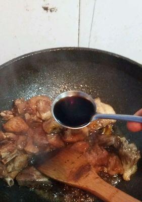 糟炸糖醋排骨的做法是什么？如何在家轻松制作？