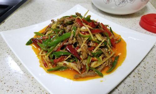 仔姜牛肉丝的做法是什么？如何快速掌握这道菜的烹饪技巧？