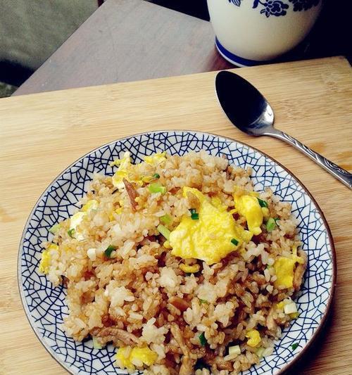 杂蔬酱油蛋炒饭怎么做？有哪些步骤和技巧？