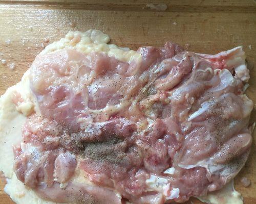 杂蔬核桃鸡肉卷的做法是什么？如何做出美味的鸡肉卷？
