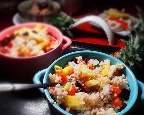 杂锦菠萝炒饭怎么做？有哪些步骤和技巧？