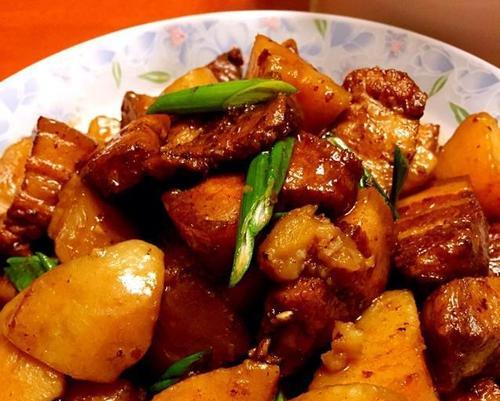 芸豆土豆红烧肉怎么做？步骤和技巧是什么？