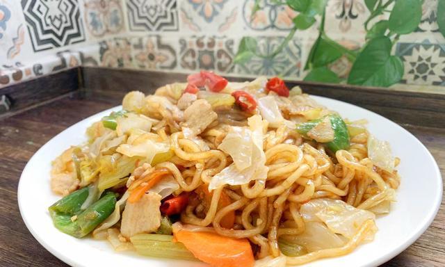 芸豆丝炒粉怎么做？步骤和技巧有哪些？