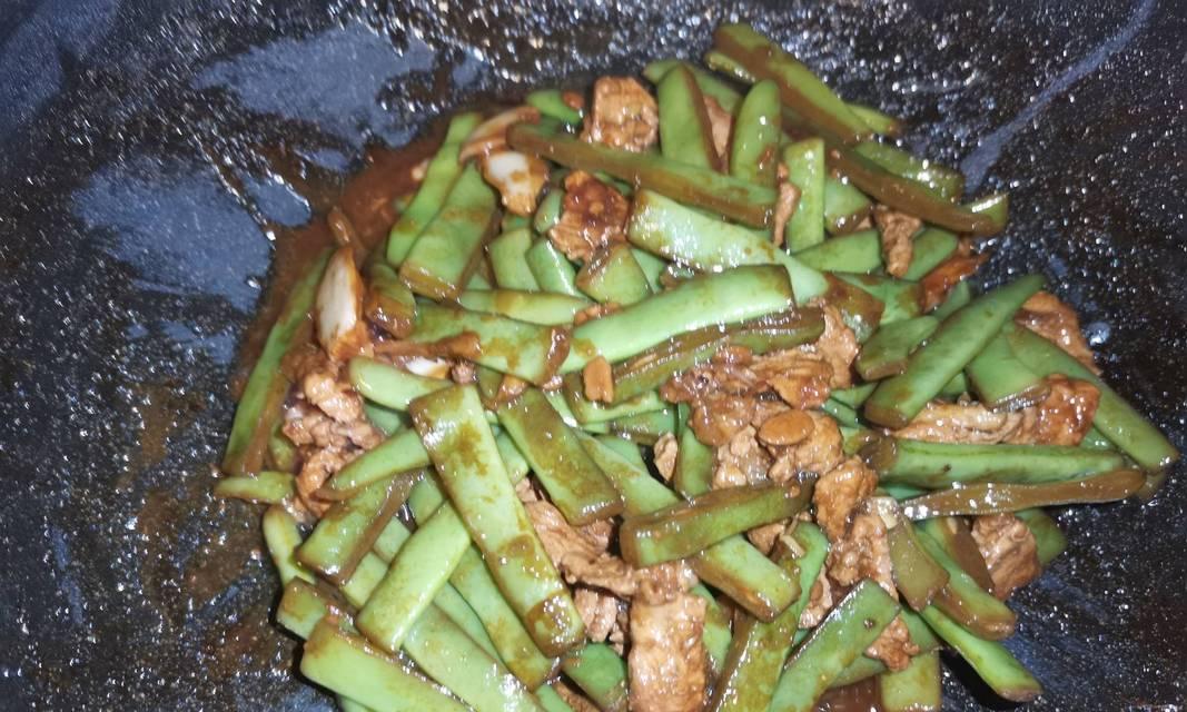 芸豆角炒肉丝怎么做？步骤和技巧有哪些？