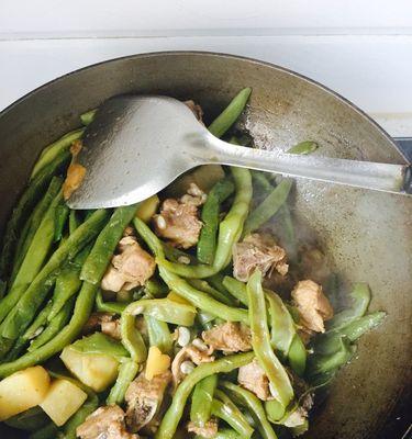 芸豆炖土豆的做法是什么？如何炖制才美味？