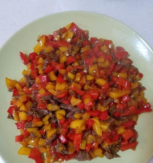 云南小瓜炒牛肉的做法是什么？如何做出地道的云南风味？