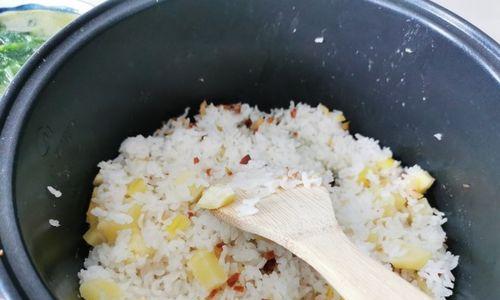 云南铜锅焖饭的做法是什么？如何在家轻松制作？