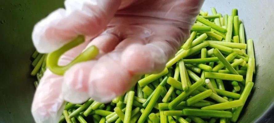 如何制作美味的腌糖醋蒜苔？步骤和技巧是什么？