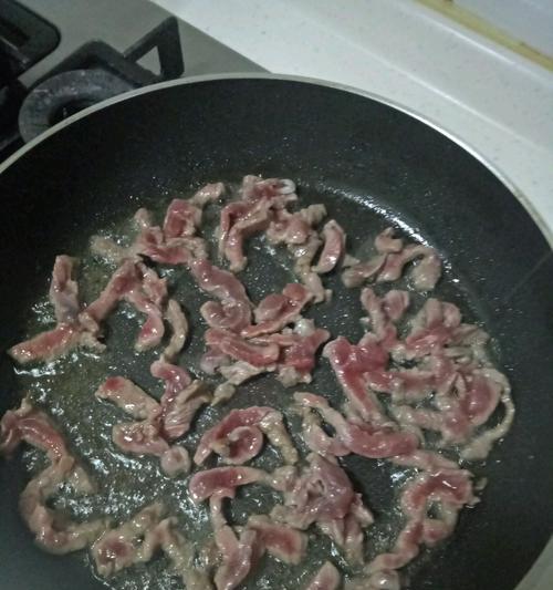 腌牛肉拌炒洋葱怎么做？步骤和技巧有哪些？