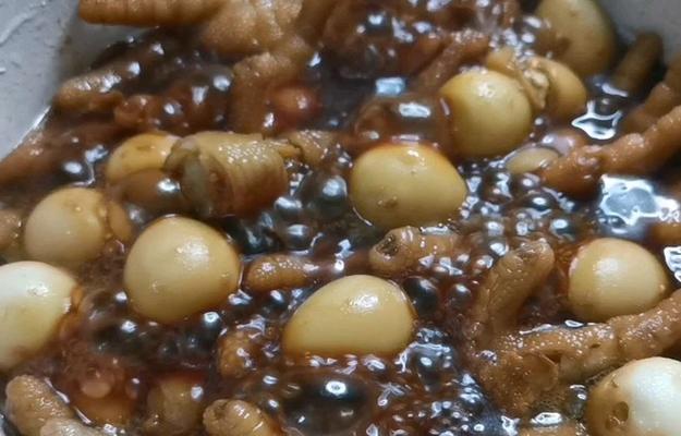 腌鹌鹑皮蛋的做法是什么？步骤和技巧有哪些？