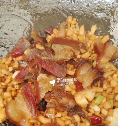 烟燻腊肉饭怎么做？步骤和技巧有哪些？