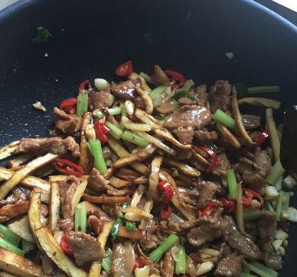 烟熏香干飘香肉怎么做？步骤和技巧是什么？