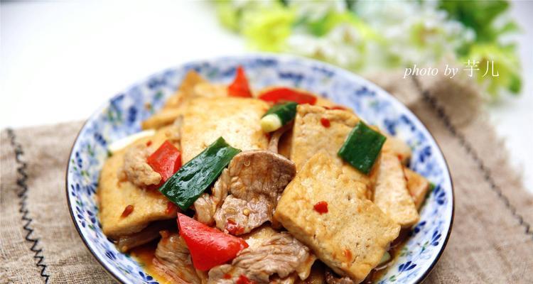 烟熏肉卷豆腐怎么做？步骤和技巧有哪些？