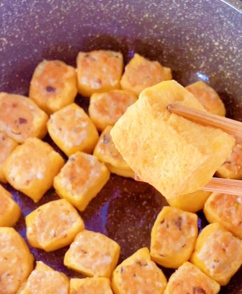 烟熏肉卷豆腐怎么做？步骤和技巧有哪些？