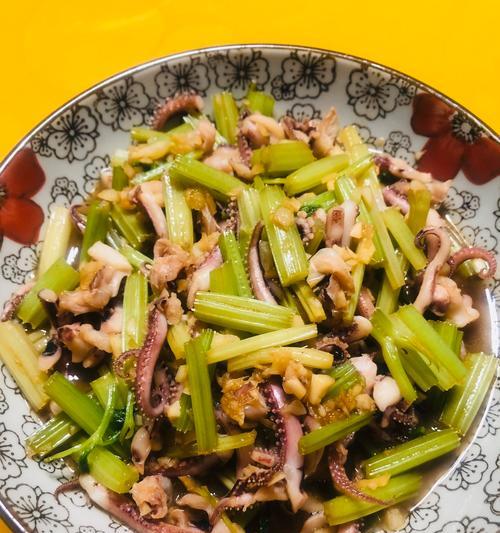 烟熏干炒芹菜怎么做？步骤和技巧有哪些？