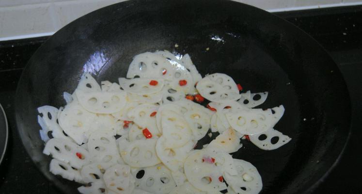 胭脂藕片怎么做？步骤和技巧有哪些？