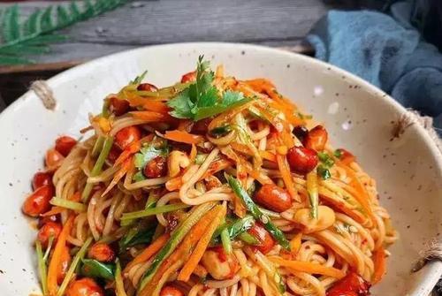 芽菜肉臊拌面凉面怎么做？步骤和技巧有哪些？