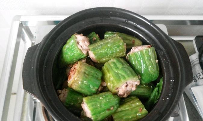 芽菜苦瓜怎么做？有哪些简单易学的步骤？