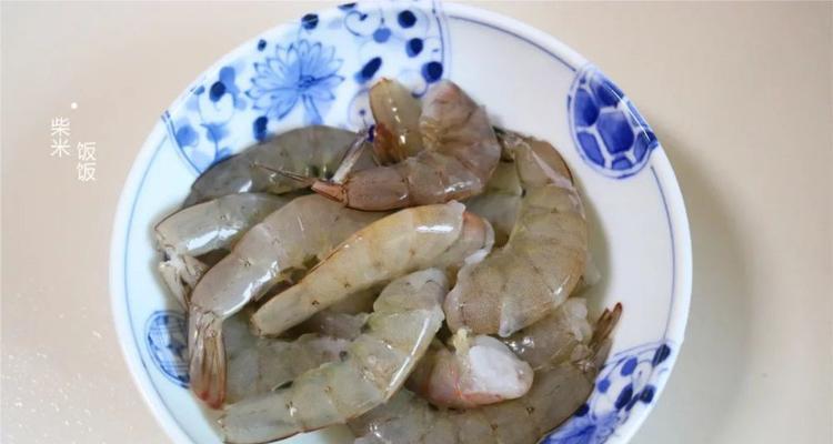 牙签去虾线的做法是什么？如何快速有效地去除虾线？