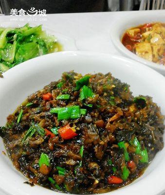 牙菜鸡丁的做法是什么？如何在家轻松制作？