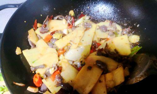 鸭胗烧土豆怎么做？步骤和技巧有哪些？