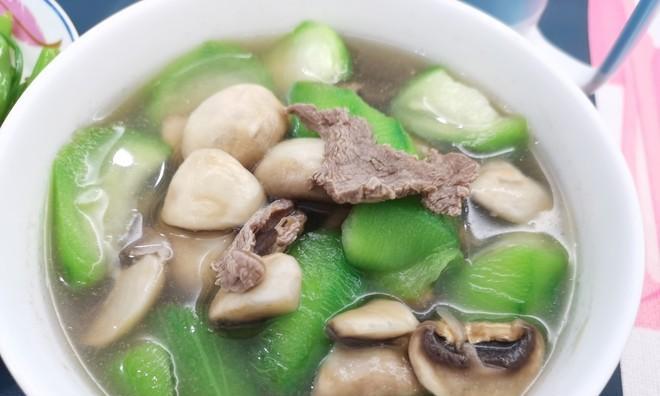 鸭血丝瓜汤怎么做？有哪些健康益处？